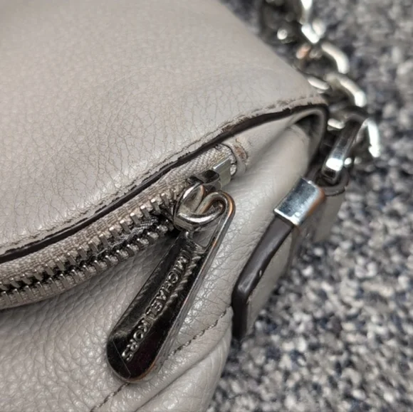Michael Kors Taupe Pebble Leather Adjustable Chain Strap Crossbody Versatile Bag - Picture 4 of 9